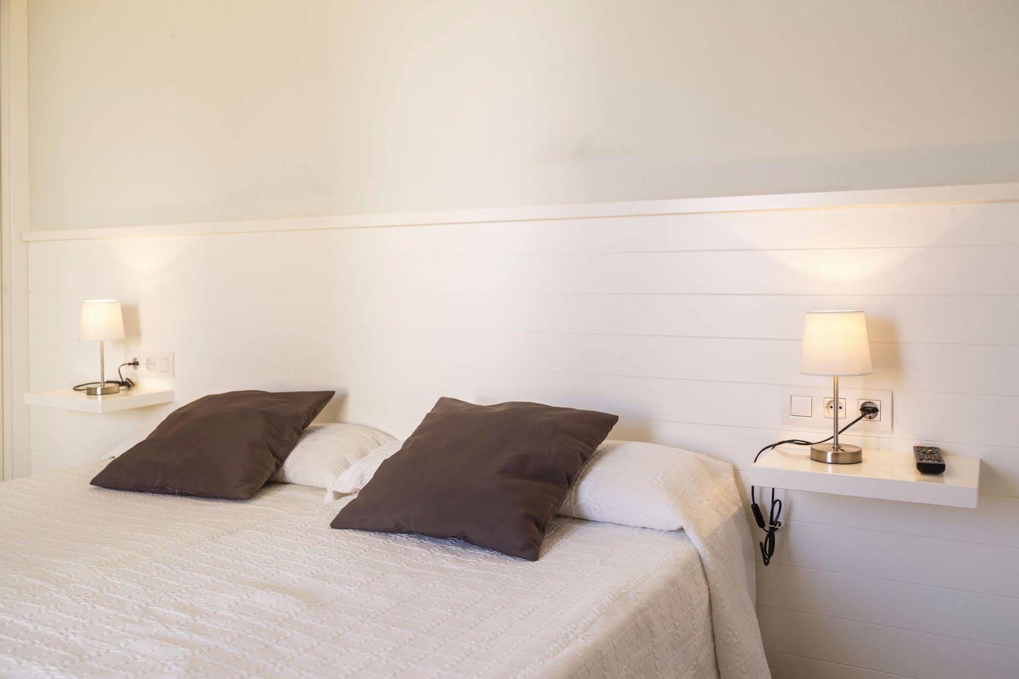 Hostal La Palma Форнельс Экстерьер фото